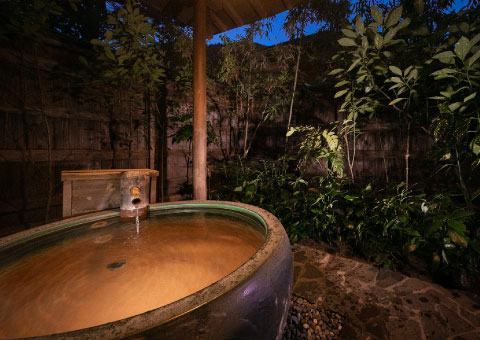 Reservable private hot spring